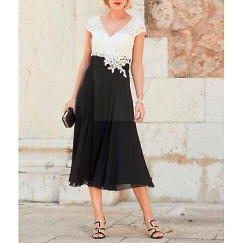 

A-Line Mother of the Bride Dress Plus Size Plunging Neck Tea Length Chiffon Lace Short Sleeve with Appliques 2021