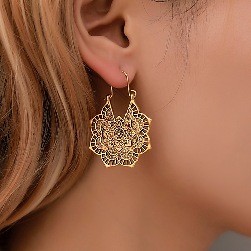 

Women's Earrings Hollow Out Flower Earrings Jewelry Gold / Silver For Holiday 1 Pair