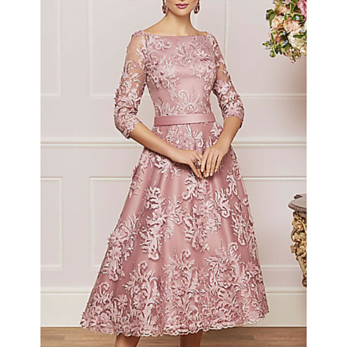

A-Line Mother of the Bride Dress Plus Size Vintage Bateau Neck Tea Length Lace 3/4 Length Sleeve with Beading Appliques 2021
