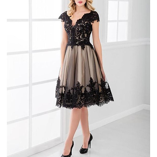

A-Line Open Back Holiday Cocktail Party Dress Plunging Neck Short Sleeve Knee Length Tulle with Lace Insert 2020