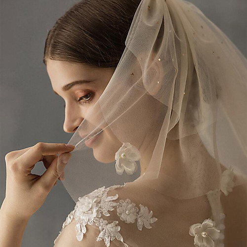 

Three-tier Classic Style / Lace Wedding Veil Shoulder Veils with Solid / Pattern 23.62 in (60cm) POLY / Lace