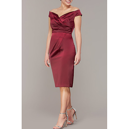 

Sheath / Column Mother of the Bride Dress Plus Size Off Shoulder Knee Length Satin Short Sleeve with Split Front Ruching 2021