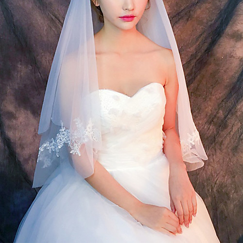 

Two-tier Classic Style / Lace Wedding Veil Shoulder Veils with Solid / Pattern 35.43 in (90cm) POLY / Lace