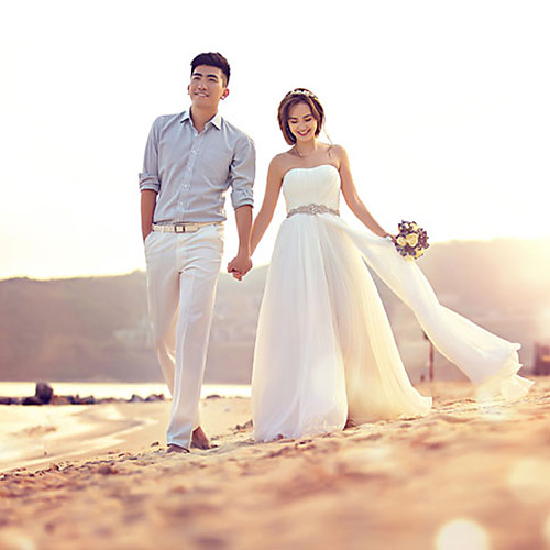 

A-Line Wedding Dresses Strapless Floor Length Chiffon Strapless Romantic Beach Sparkle & Shine with Draping 2020