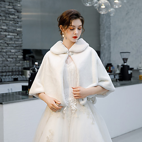 

Sleeveless Capes Faux Fur Wedding / Party / Evening Women's Wrap With Crystal Brooch