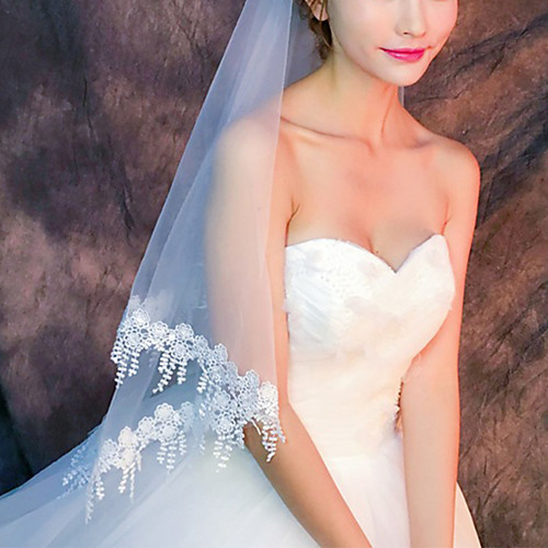 

Two-tier Classic Style / Lace Wedding Veil Fingertip Veils with Solid / Pattern POLY / Lace