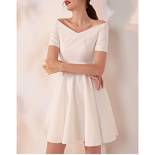 

A-Line Minimalist White Graduation Cocktail Party Dress Off Shoulder Short Sleeve Short / Mini Spandex with Pleats 2021