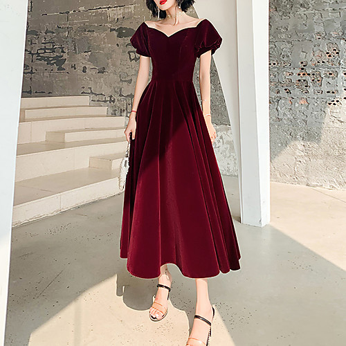 

A-Line Minimalist Cocktail Party Prom Dress Scoop Neck Short Sleeve Tea Length Velvet with Pleats 2021