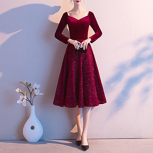 

A-Line Glittering Cocktail Party Prom Dress Sweetheart Neckline Long Sleeve Knee Length Velvet with Sequin 2021