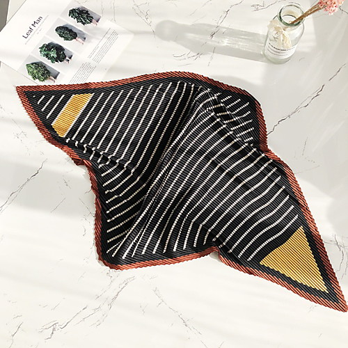 

Women's Basic Square Scarf - Print