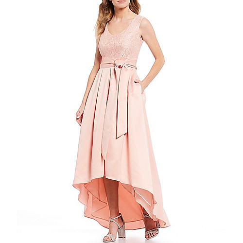 

A-Line Mother of the Bride Dress Elegant V Neck Asymmetrical Lace Satin Sleeveless with Sash / Ribbon 2021