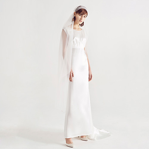 

One-tier Antique Wedding Veil Fingertip Veils with Solid Tulle / Classic