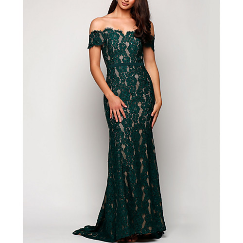 

Sheath / Column Off Shoulder Court Train Lace Bridesmaid Dress with Lace / Appliques