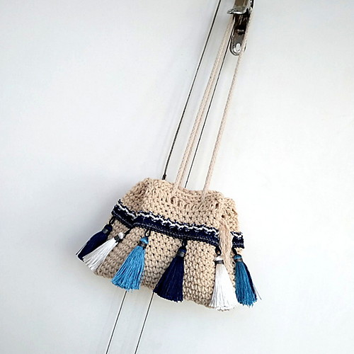 

Women's Tassel Straw Crossbody Bag Solid Color Black / Red / Beige