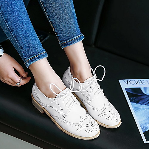 

Women's Oxfords Spring / Summer Flat Heel Round Toe Daily PU White / Black / Beige