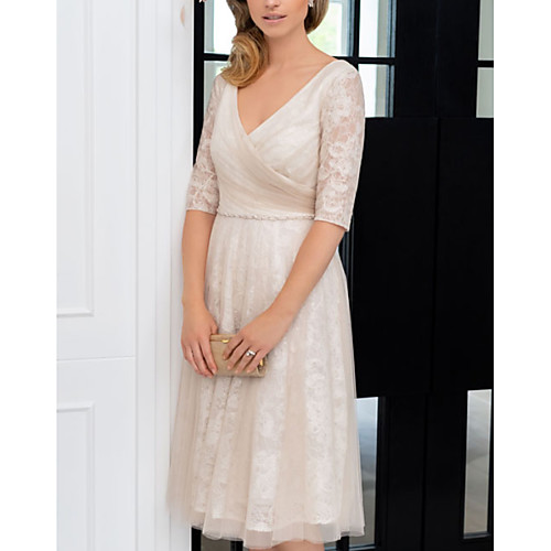 

A-Line Mother of the Bride Dress Elegant V Neck Knee Length Lace Tulle Half Sleeve with Pleats Embroidery 2020