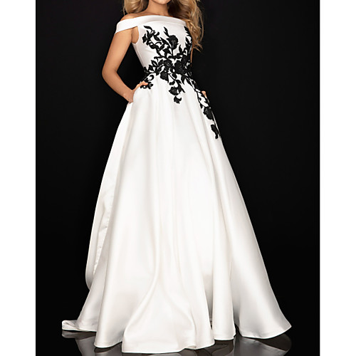 

Ball Gown Elegant Vintage Engagement Prom Dress Off Shoulder Sleeveless Sweep / Brush Train Satin with Pleats Appliques 2021