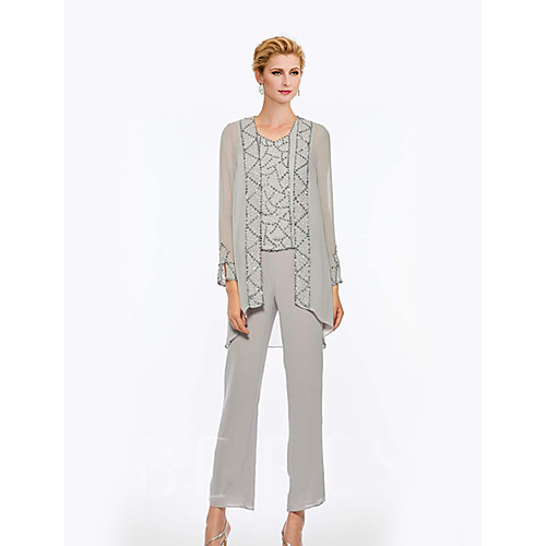 

Pantsuit / Jumpsuit Mother of the Bride Dress Elegant V Neck Ankle Length Chiffon Sleeveless with Beading Sequin 2021