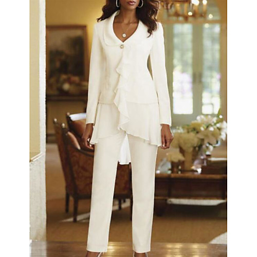 

Pantsuit / Jumpsuit Mother of the Bride Dress Plus Size Elegant V Neck Floor Length Polyester Long Sleeve with Lace 2021