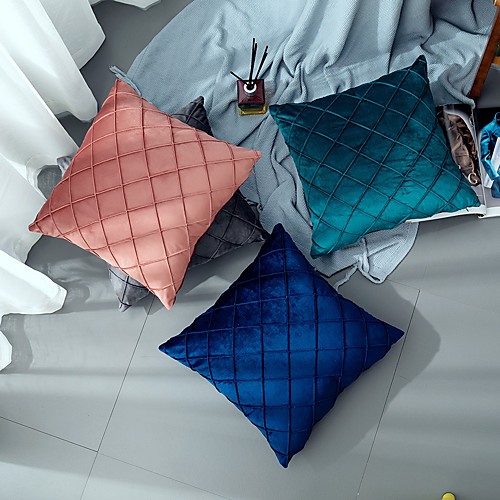 

1 PC Super Soft Velvet Pillow Covers Square Decorative Pillowcase for Bed Couch Sofa Bench, 18 x 18 inch (45 cm)