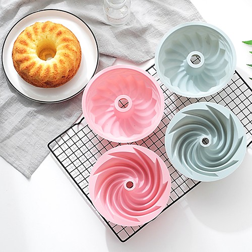 

6 Inch Silicone Spiral Pattern Chiffon Cake Pan and Mold 1 Pc