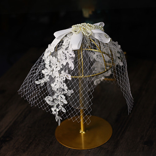 

Four-tier Lace / Sweet Wedding Veil Shoulder Veils with Faux Pearl / Satin Bow Lace / Tulle
