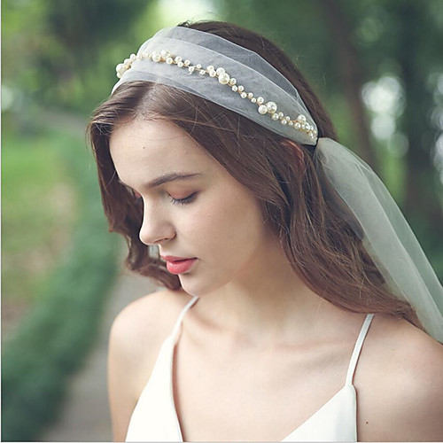 

One-tier Love Wedding Veil Fingertip Veils with Faux Pearl Organza