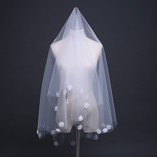 

One-tier Flower Style / Basic Wedding Veil Fingertip Veils with Faux Pearl / Petal / Beading 59.06 in (150cm) Tulle