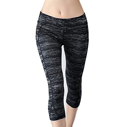 

women's moisture-wicking fitted cropped capris with zipper pocket