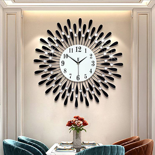 

Iron Creative Clock Hanging Clock Living Room Decorative Clock Electronic Quartz Clock