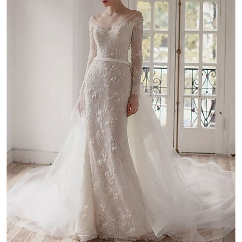 

A-Line Wedding Dresses V Neck Chapel Train Lace Long Sleeve Romantic with Appliques 2021