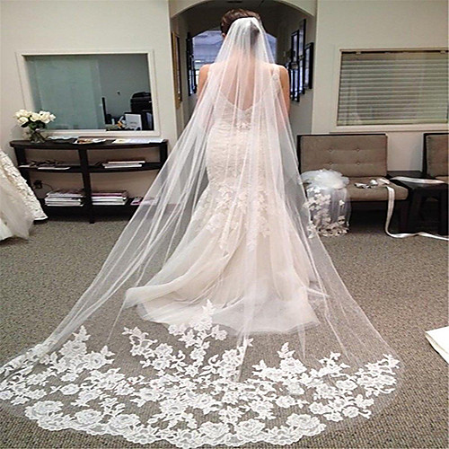 

One-tier Lace Wedding Veil Chapel Veils with Appliques Lace