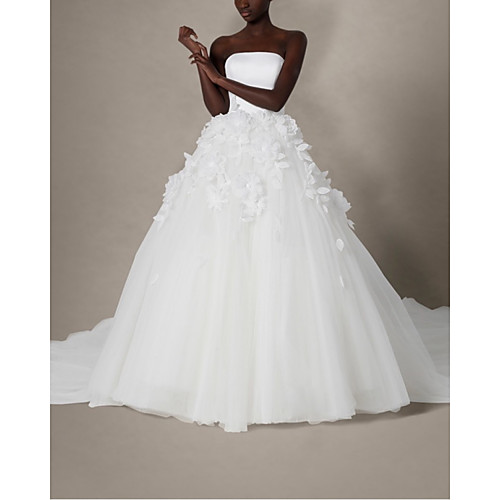 

Ball Gown Wedding Dresses Strapless Chapel Train Lace Satin Tulle Sleeveless Formal with Appliques 2021