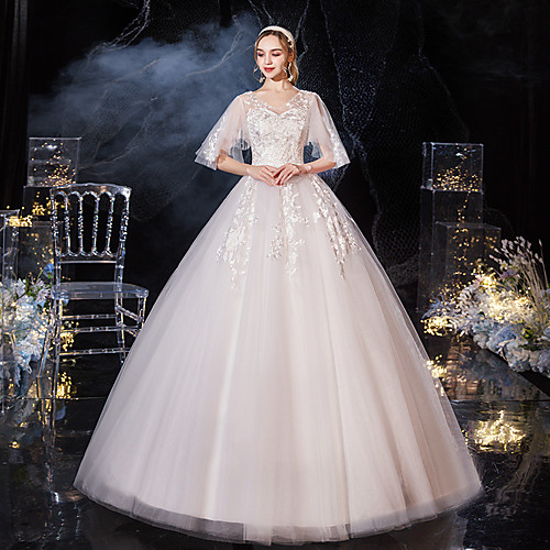 

Princess Ball Gown Wedding Dresses V Neck Floor Length Lace Tulle Half Sleeve Formal Romantic with Appliques 2021