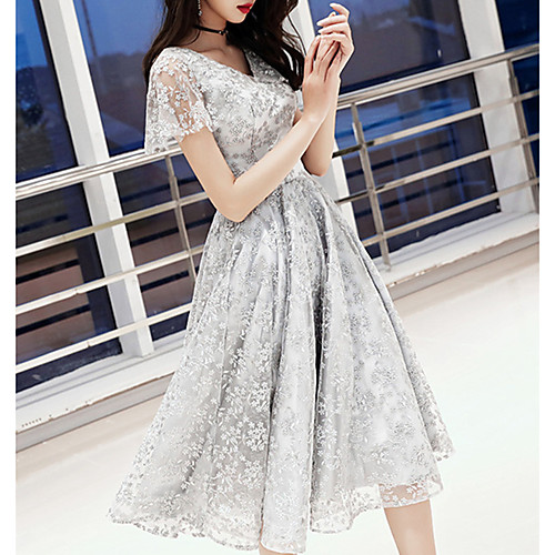 

A-Line V Neck Tea Length Lace / Tulle Bridesmaid Dress with Pleats / Appliques