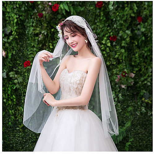 

One-tier Cute Wedding Veil Fingertip Veils with Solid 30 cm Tulle