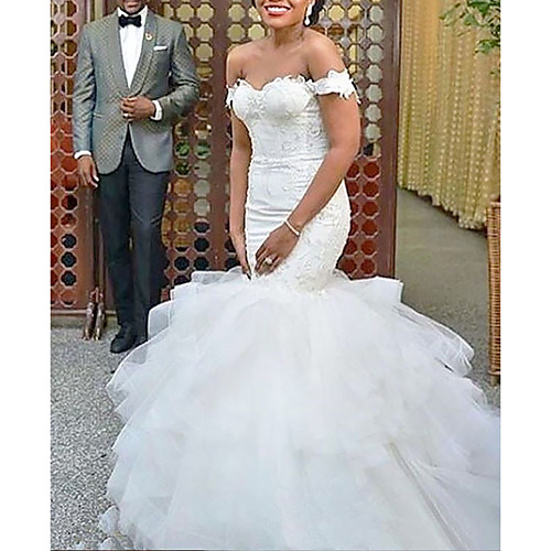 

Mermaid / Trumpet Wedding Dresses Off Shoulder Sweep / Brush Train Lace Tulle Short Sleeve Romantic Luxurious with Appliques Cascading Ruffles 2021