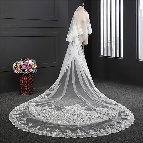 

Two-tier Cute Wedding Veil Chapel Veils with Pattern Lace / Tulle