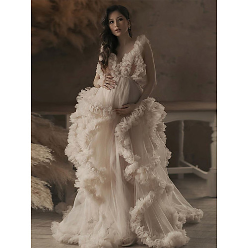 

Ball Gown Luxurious Elegant Holiday Formal Evening Dress V Neck Sleeveless Court Train Tulle with Ruffles 2021