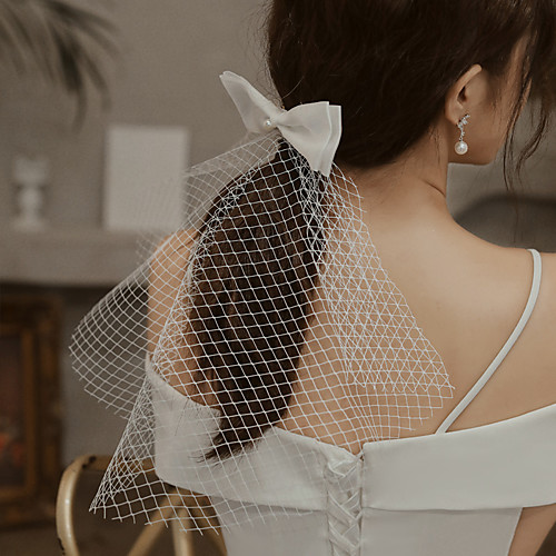 

One-tier Cute Wedding Veil Shoulder Veils with Faux Pearl / Satin Bow 15.75 in (40cm) Tulle