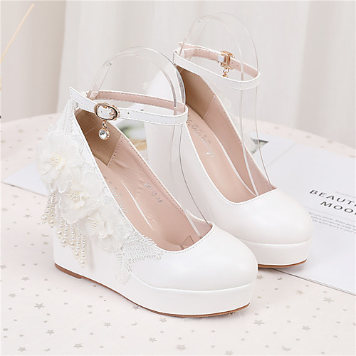 

Women's Wedding Shoes Wedge Heel Round Toe Wedding Pumps PU Pearl Buckle Lace Solid Colored White